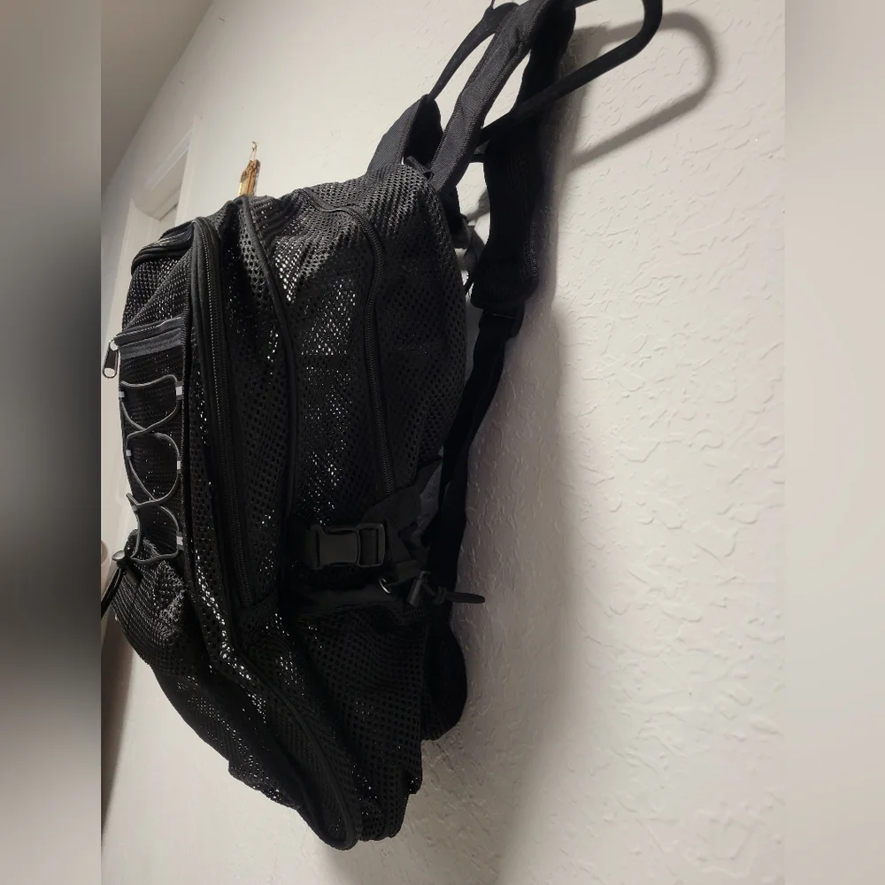 Black Mesh Backpack - Picture 5 of 5